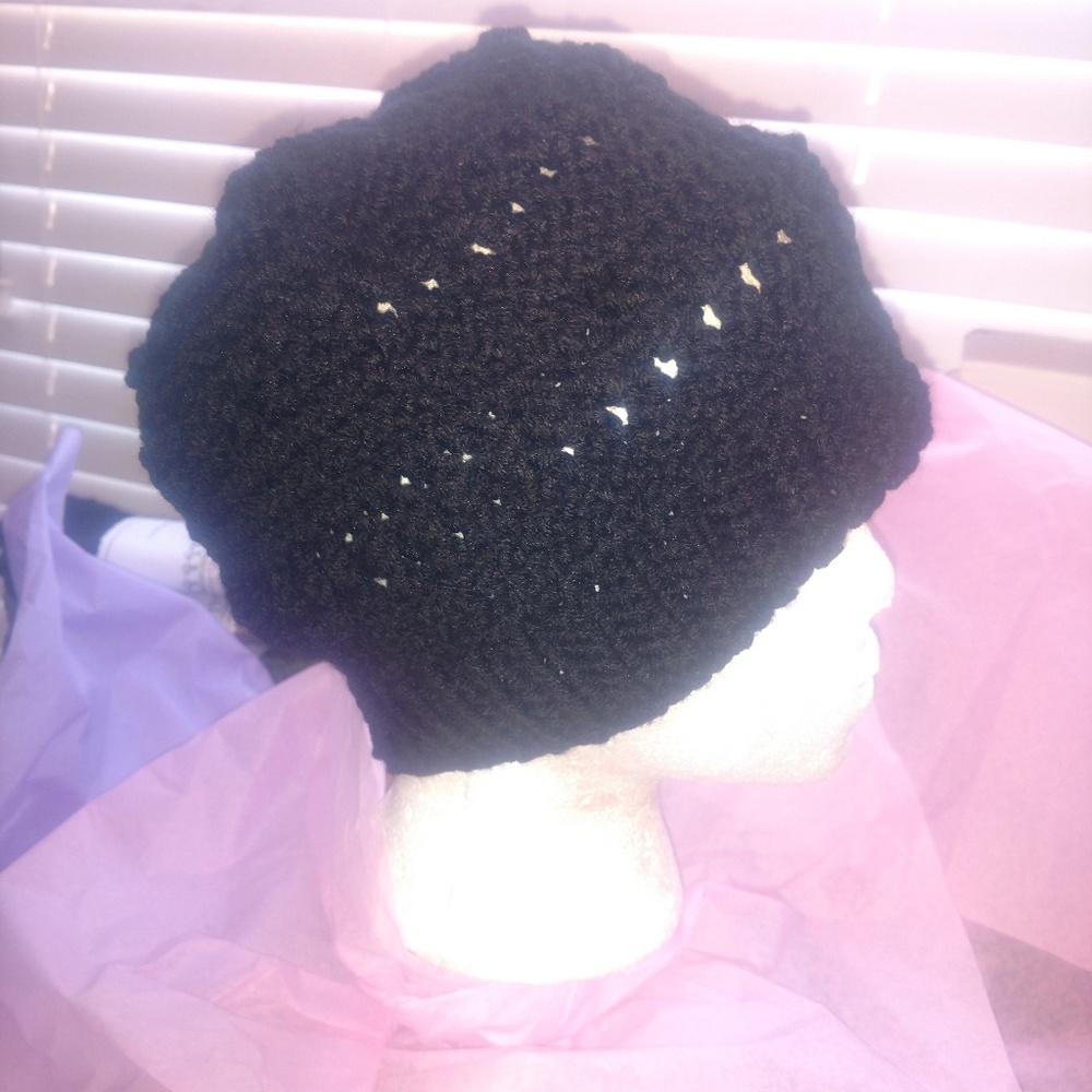 Ana Messy bun beanie
